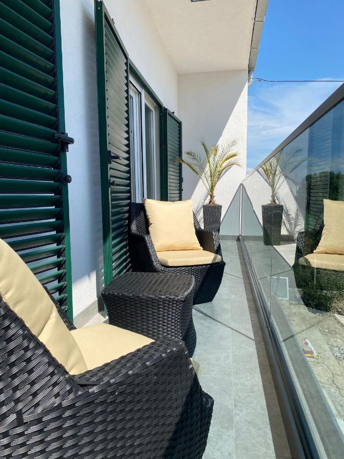 Apartment Milena Kastela Mit Whirlpool Luaran gambar