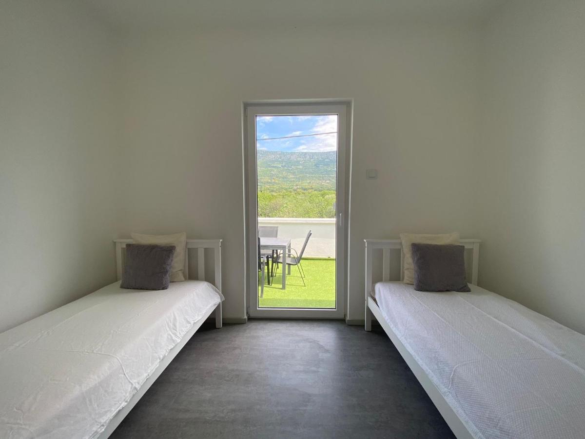 Apartment Milena Kastela Mit Whirlpool Luaran gambar