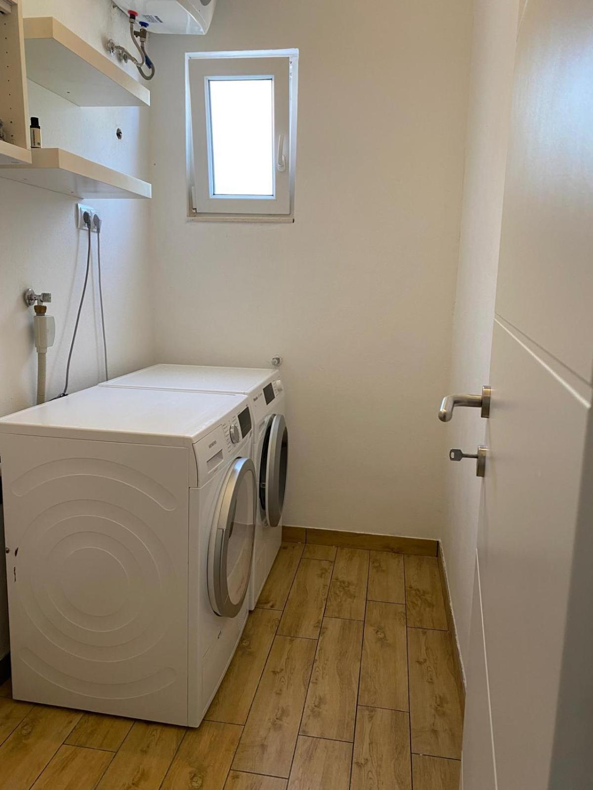 Apartment Milena Kastela Mit Whirlpool Luaran gambar