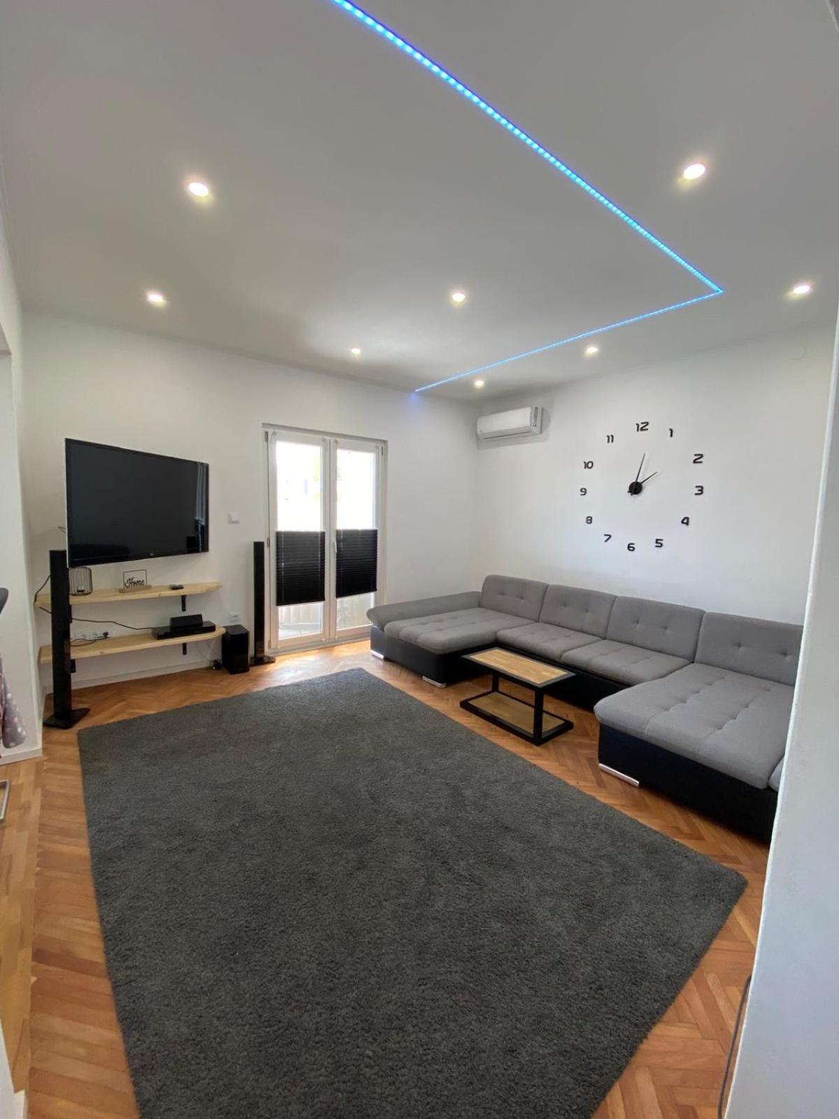 Apartment Milena Kastela Mit Whirlpool Luaran gambar